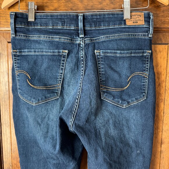 Levi's Signature Gold Dark Rinse Mid-Rise Skinny Jeans Size 10M - Picture 7 of 10